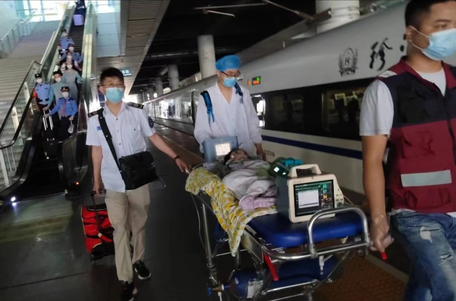 二连浩特市高铁转运公司