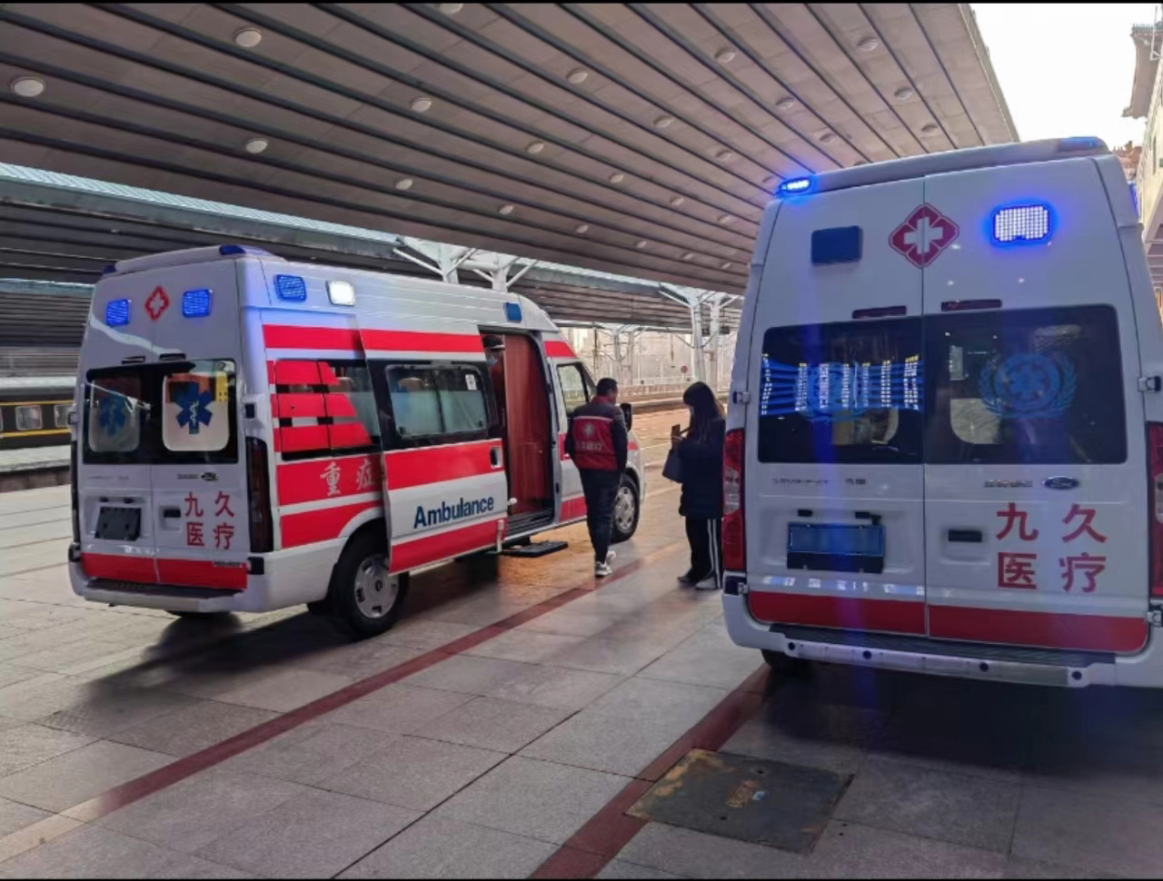 二连浩特市救护车长途转运